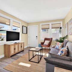 Fall Promo on Monday and Thursdays! 2 Blocks to the Beach Access!