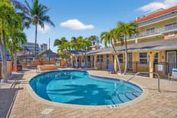 Summer Promo! Discounted Rates Mon & Thur! - Coconut Villa's Suite 6 - Image 2