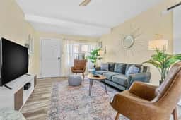 Visit the newly renovated Covare Suites in St Pete Beach! 2 Blocks to Upham Beach Access! - Image 2