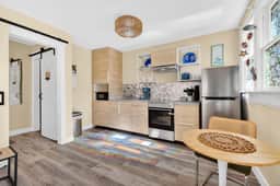 Visit the newly renovated Covare Suites in St Pete Beach! 2 Blocks to Upham Beach Access! - Image 3