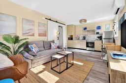 Visit the newly renovated Covare Suites in St Pete Beach! 2 Blocks to Upham Beach Access! - Image 2