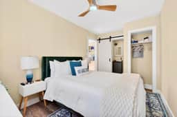 Visit the newly renovated Covare Suites in St Pete Beach! 2 Blocks to Upham Beach Access! - Image 5