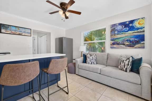 Fall Promo Thursdays! Heated Pool, Steps to Beach! Sleeps 4! - Image 1