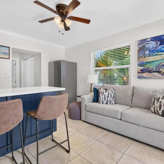 Fall Promo Thursdays! Heated Pool, Steps to Beach! Sleeps 4! - Image 1