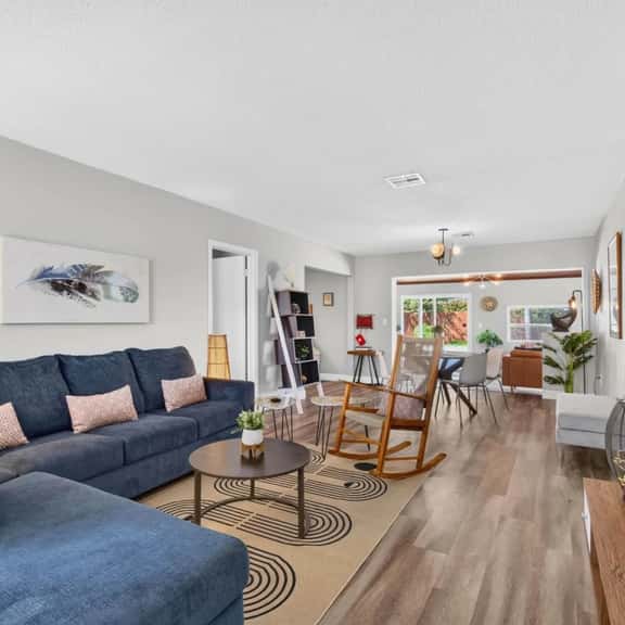 Perfectly Located in Tampa! 4 Bedroom home near Raymond James Stadium and International Mall! - Image 1