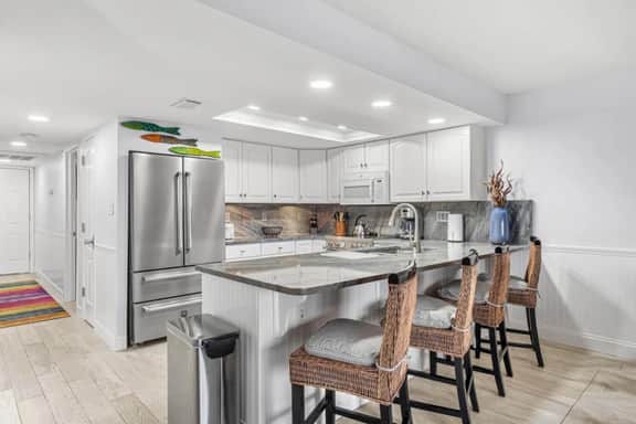 Escape the Winter at the Beach Oasis in Indian Shores! Heated Pool, Steps to the Beach! - Image 4