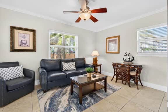 Relaxing Pool Days & Sunset Walks on the Beach! Coconut Villa's Suite 10! - Image 4