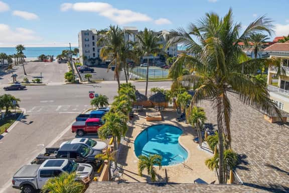 Relaxing Pool Days & Sunset Walks on the Beach! Coconut Villa's Suite 10! - Image 2