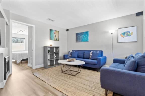 Escape Winter! Across from Beach Access! - Suite 52 - Image 2