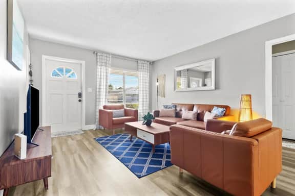 Perfectly Located in Tampa! 4 Bedroom home near Raymond James Stadium and International Mall! - Image 2