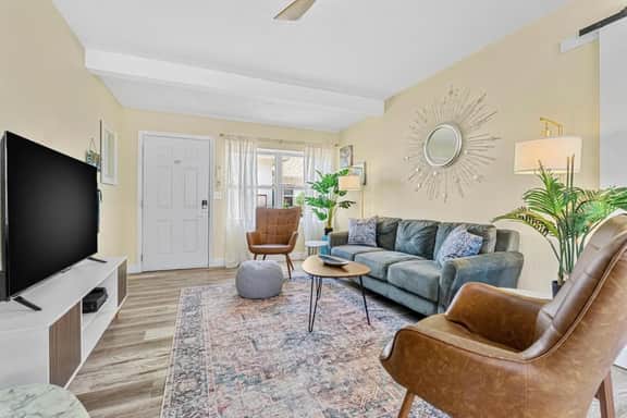 Visit the newly renovated Covare Suites in St Pete Beach! 2 Blocks to Upham Beach Access! - Image 2
