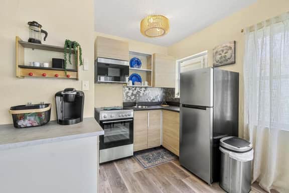 Visit the newly renovated Covare Suites in St Pete Beach! 2 Blocks to Upham Beach Access! - Image 5
