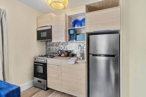 Visit the newly renovated Covare Suites in St Pete Beach! 2 Blocks to Upham Beach Access! - Image 4