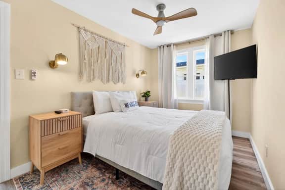 Visit the newly renovated Covare Suites in St Pete Beach! 2 Blocks to Upham Beach Access! - Image 4