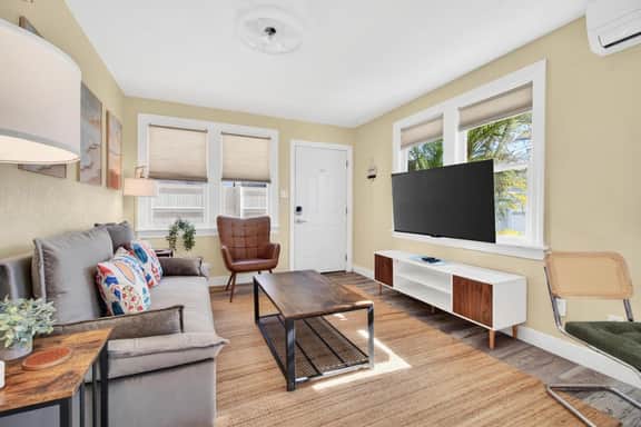 Visit the newly renovated Covare Suites in St Pete Beach! 2 Blocks to Upham Beach Access! - Image 3