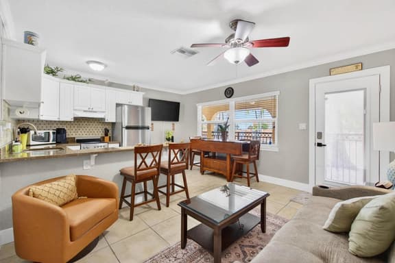 Coconut Villa Suite 2 - Image 1