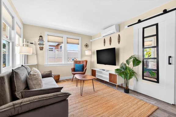 Covare Suite 1 - Image 1