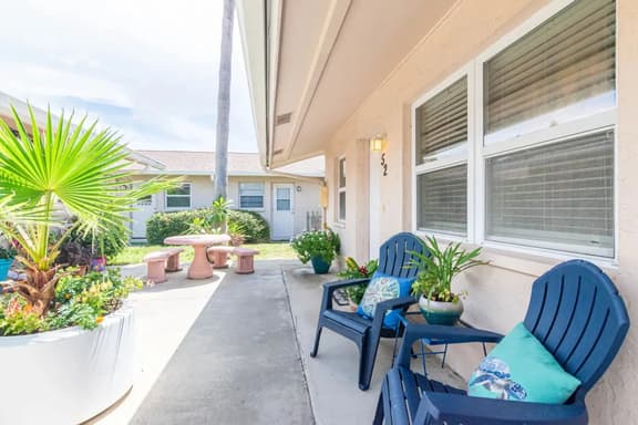 Escape Winter! Across from Beach Access! - Suite 52 - Image 1