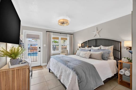 Summer Promo! Discounted Rates Mon & Thur! - Coconut Villa's Suite 6 - Image 1