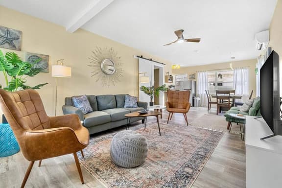 Visit the newly renovated Covare Suites in St Pete Beach! 2 Blocks to Upham Beach Access! - Image 1