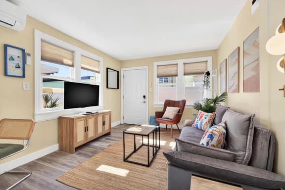 Visit the newly renovated Covare Suites in St Pete Beach! 2 Blocks to Upham Beach Access! - Image 1